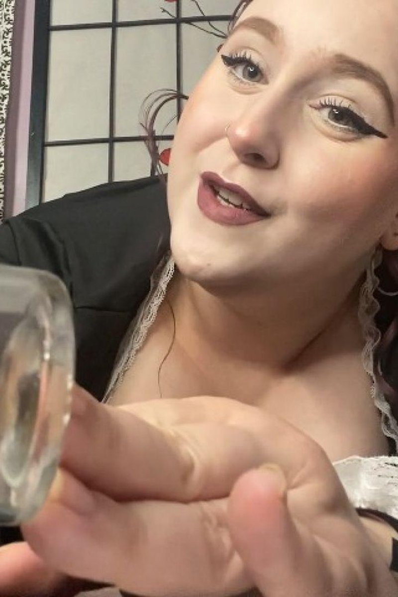 BBW Giantess Maid Catches Tiny Man, Traps Him In A Jar - Screenshot 1 of 4 - BBW