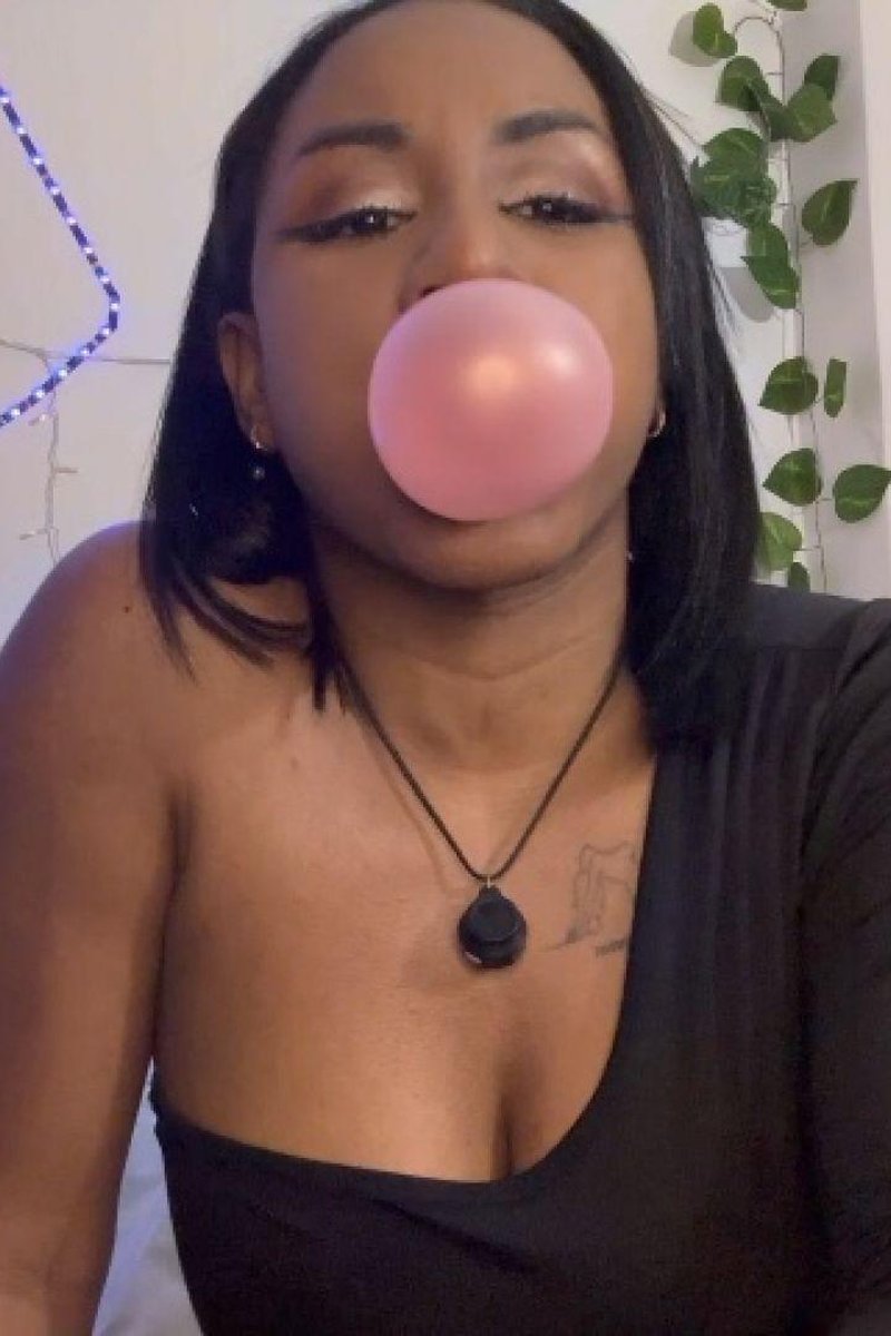 Bubble Gum Bubbles - Screenshot 1 of 4 - Bubble Gum
