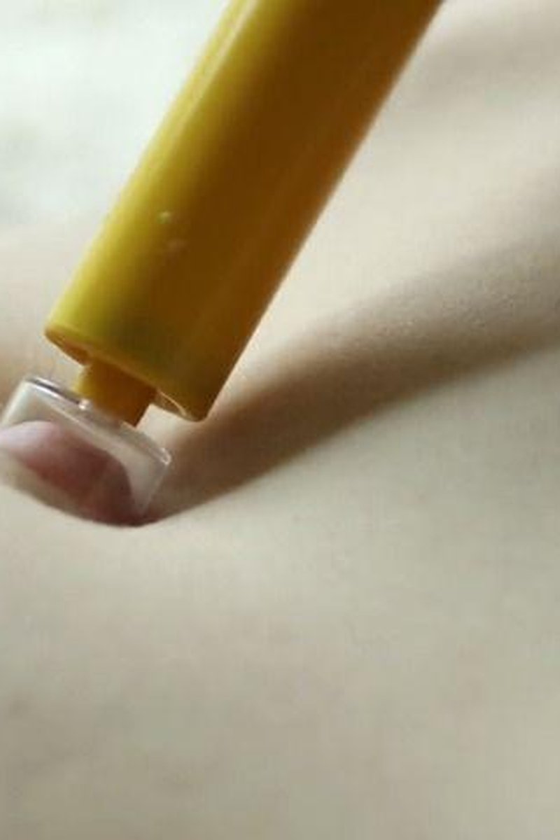 Closeup Outie Experiments - Screenshot 1 of 4 - Belly Fetish