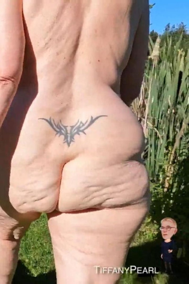 Bubble Butt Step-Sisters - Screenshot 1 of 4 - BBW