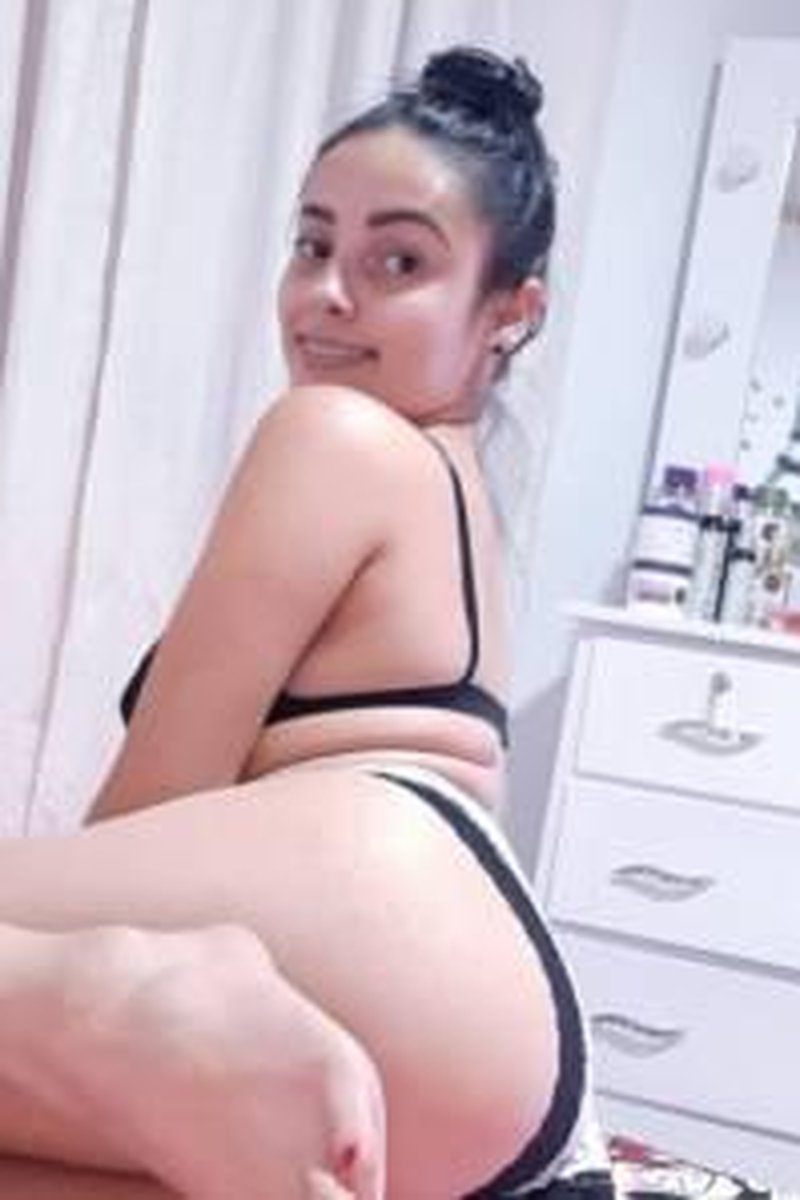 Red - Screenshot 1 of 4 - Ass Worship