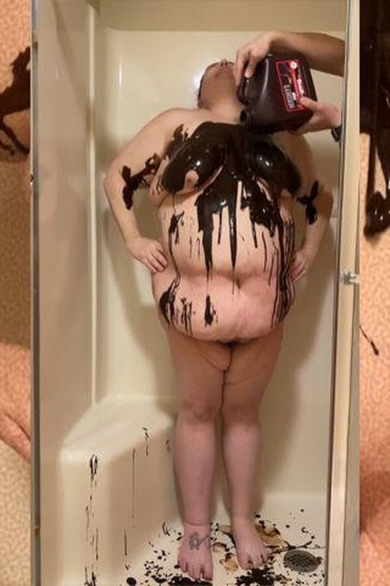 Chocolate Shower - Screenshot 1 of 4 - BBW