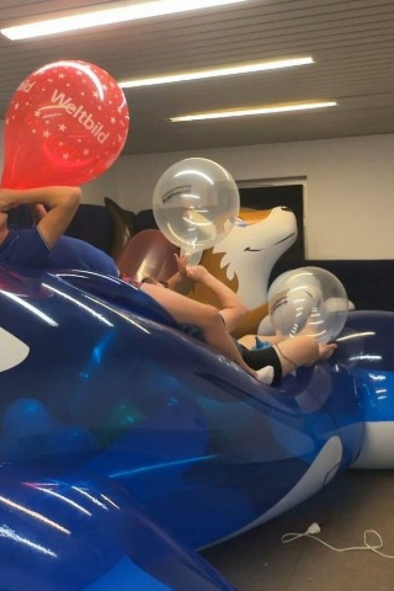 5M Whale Inflatable Riding And Popping Balloons - Screenshot 1 of 4 - B2 P