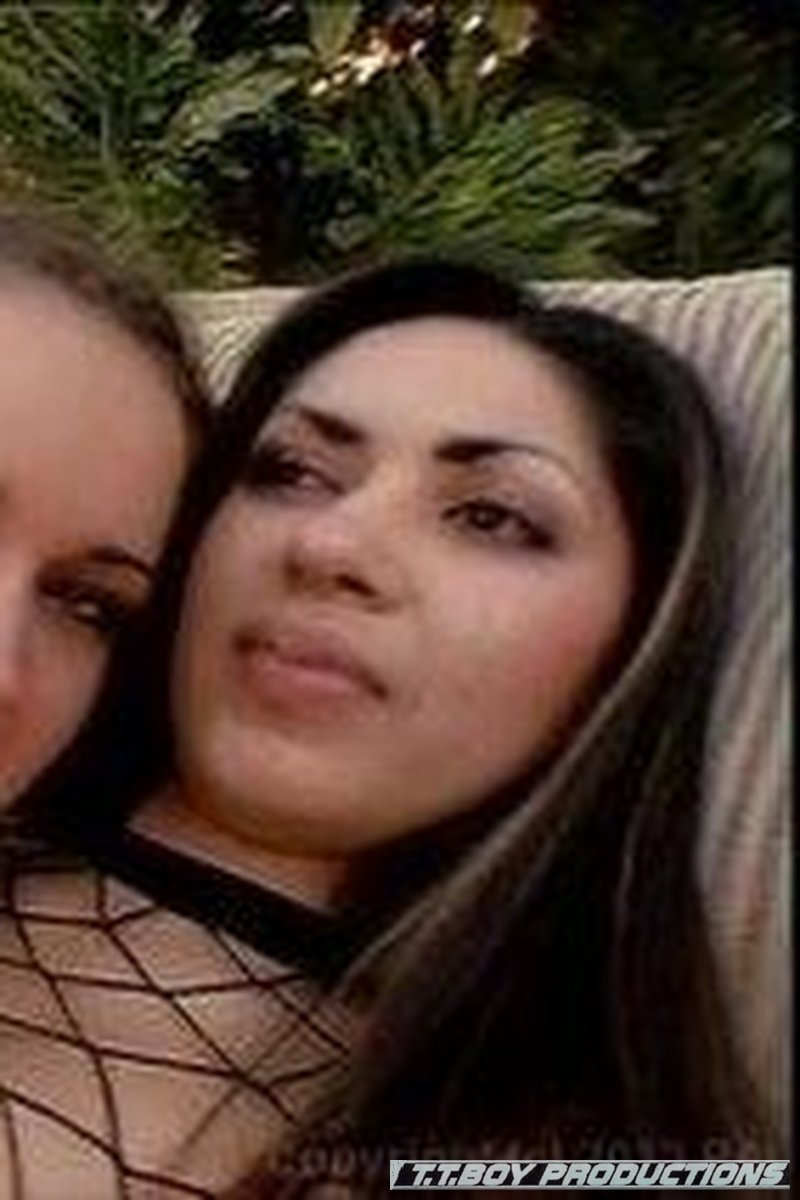 Dee & Luisa - Screenshot 1 of 4 - Dee Baker