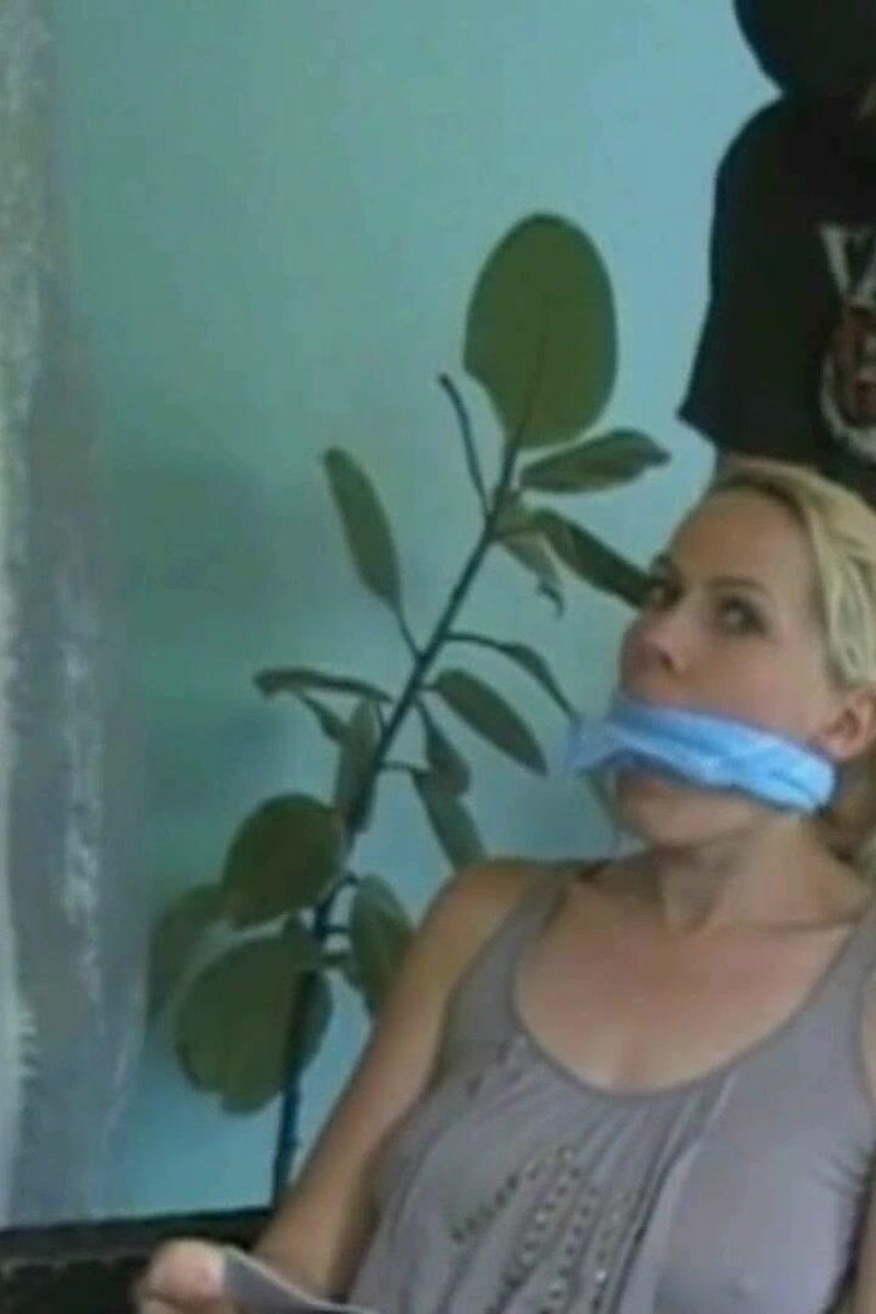 Miley Captured - Screenshot 1 of 4 - Bondage
