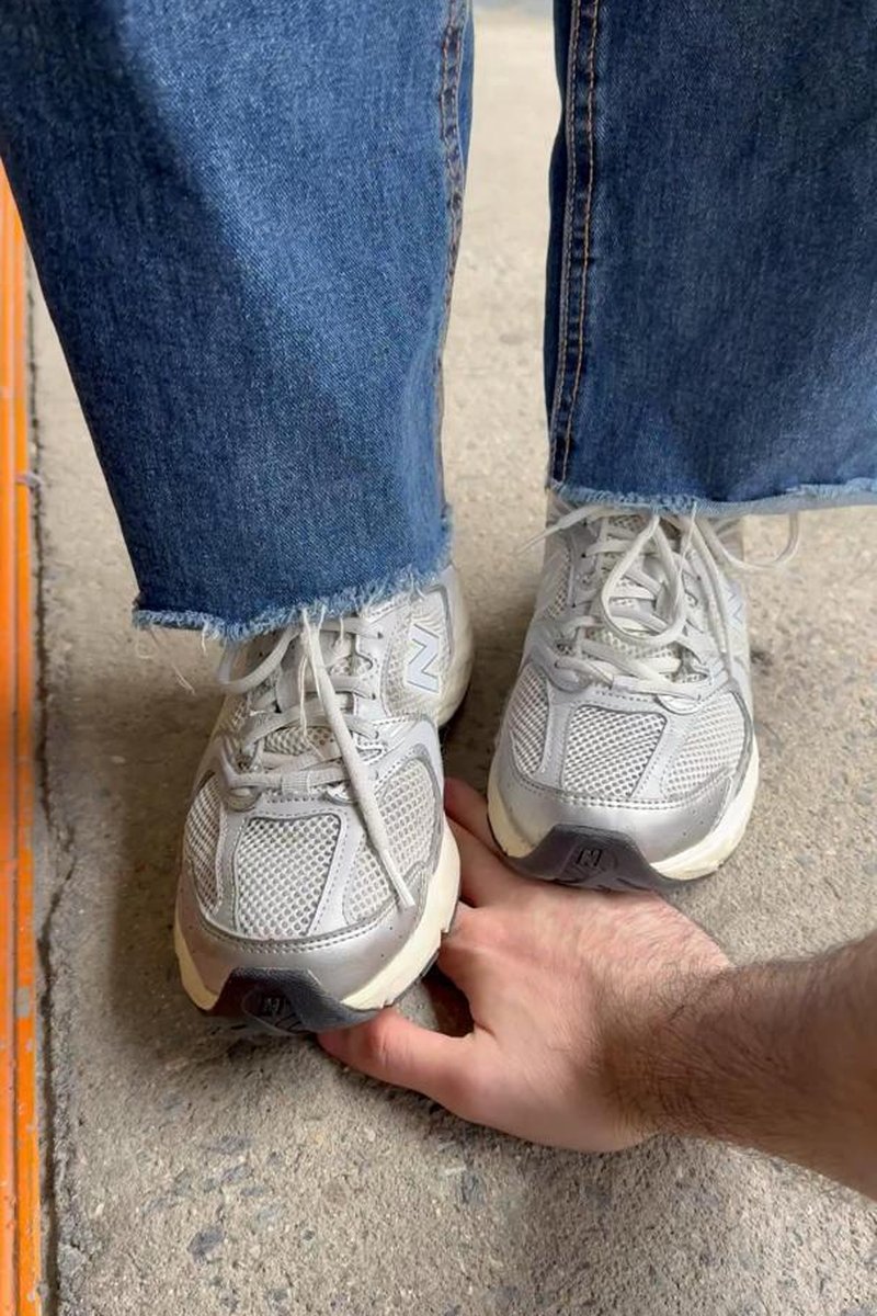Trample Hand Sneakers - Screenshot 1 of 4 - Crush Fetish