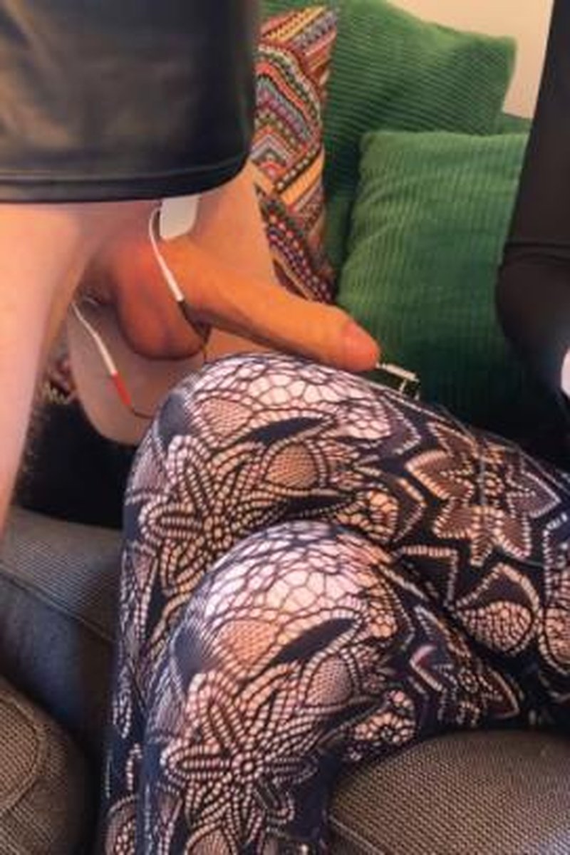 Double Prostate Electrocution - Screenshot 1 of 4 - BDSM