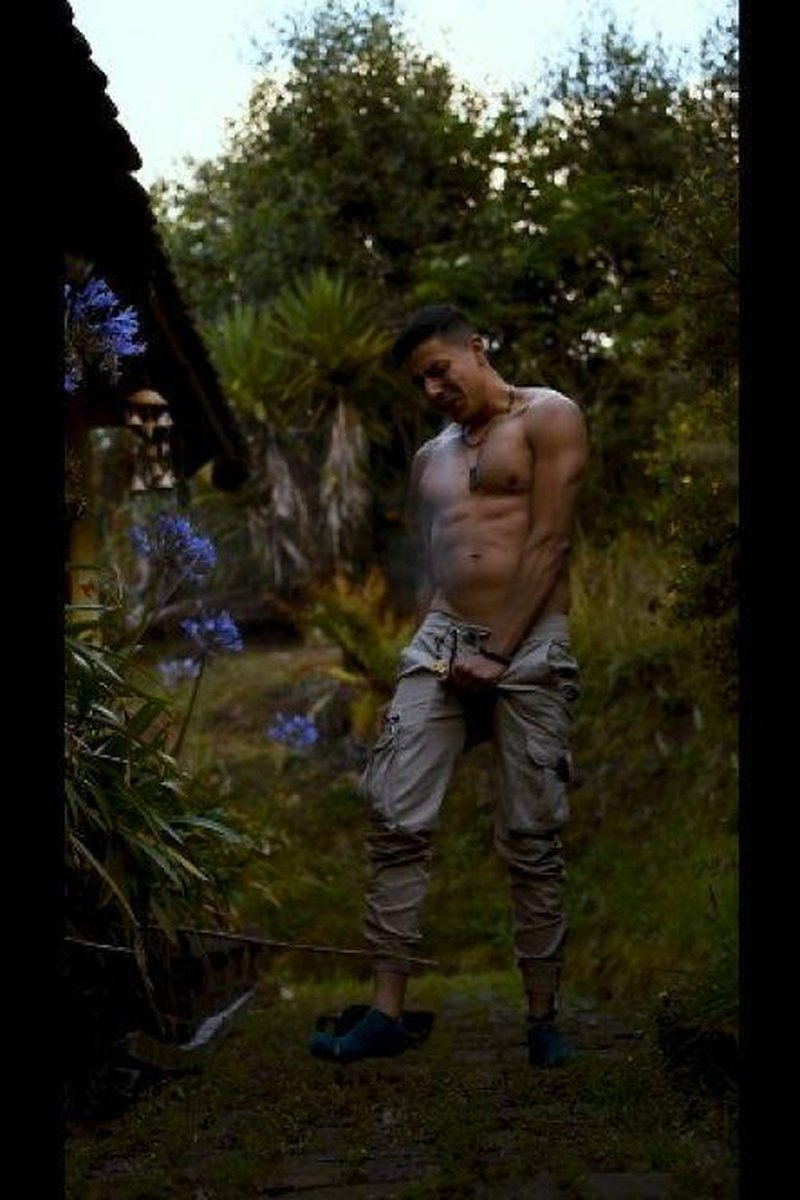 Surco - Screenshot 1 of 4 - Golden Shower