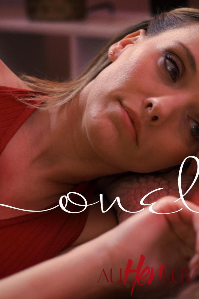 Lonely - Screenshot 1 of 4 - Facesitting