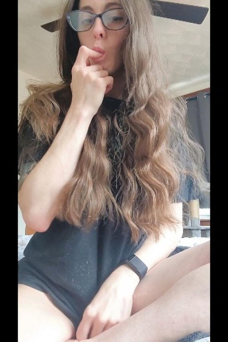 Spraying Squirt - Screenshot 1 of 4 - Brunettebabe