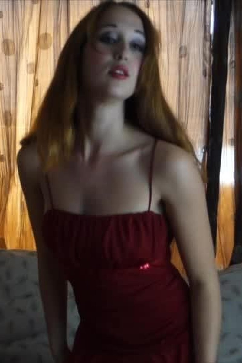 Getting Ready - Luna Lain - Screenshot 1 of 4 - Fetish