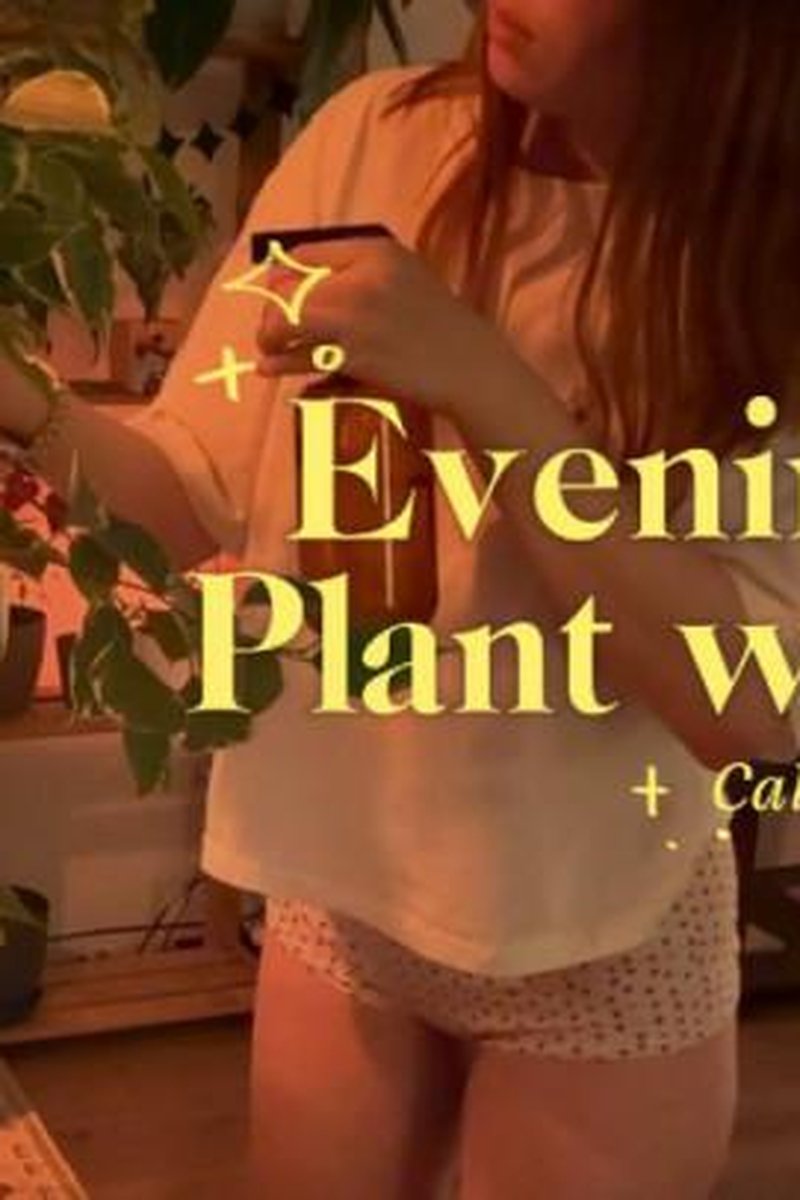 Watering My Plants - Screenshot 1 of 4 - Cozy