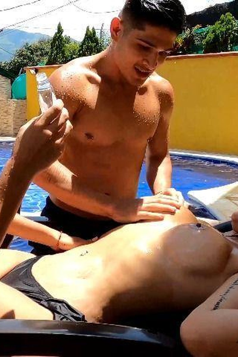 3Some With My Bestfriend And Her Step-Brother - Screenshot 1 of 4 - All Sex