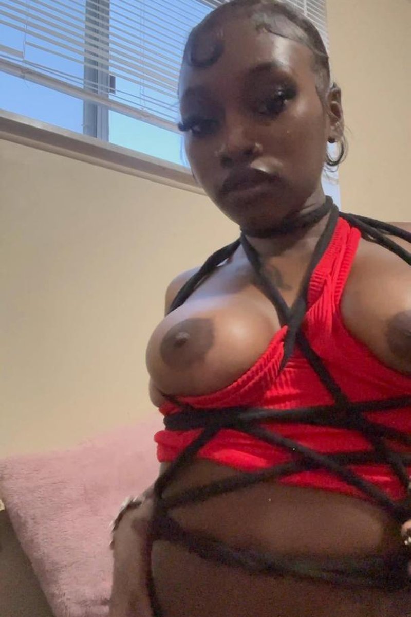 Bound - Screenshot 1 of 4 - Body Worship