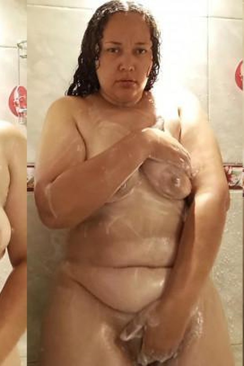Chubby Gets Hot While Showering - Screenshot 1 of 4 - Ass Worship