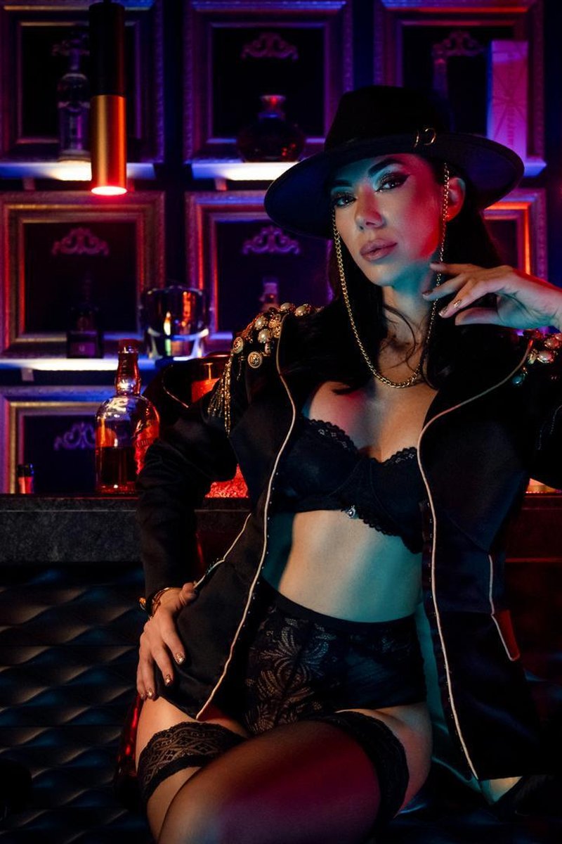 Mafia Goddess - Screenshot 1 of 4 - Big Tits