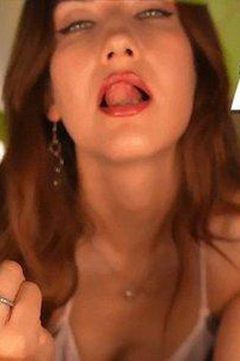 Middle Finger - Screenshot 1 of 4 - Bitch