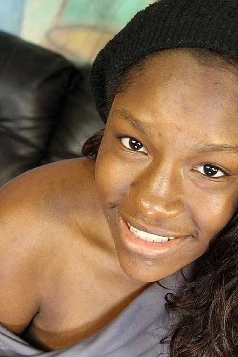 Azalea - Screenshot 1 of 4 - Black