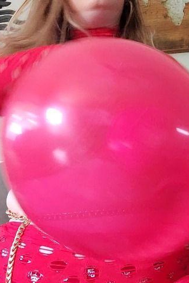 Blowing Up Balloons/Teasing... Playing - Screenshot 1 of 4 - Balloon Fetish