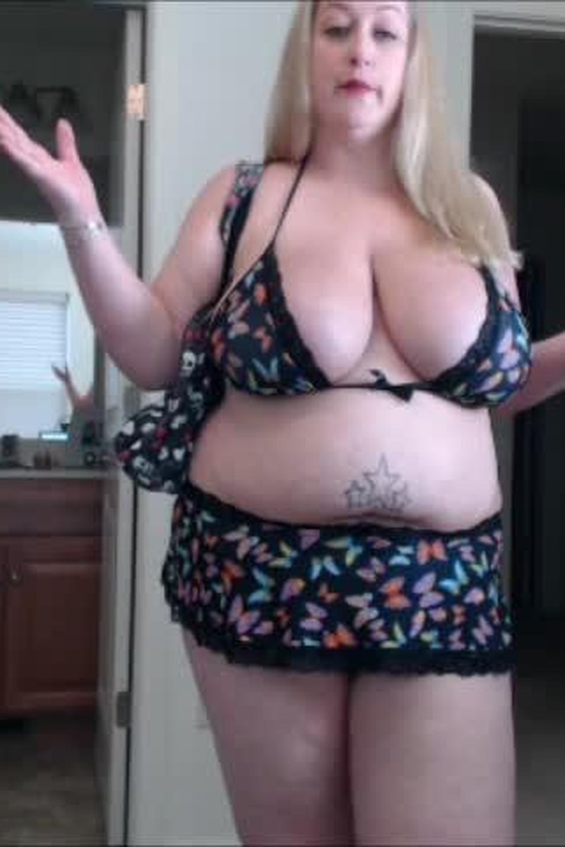 Bikini Bitch - Screenshot 1 of 4 - Action & Fighting