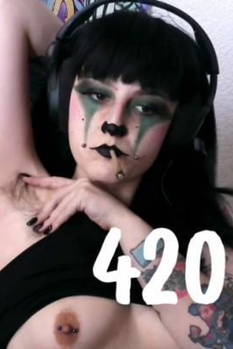 420 Tease - Screenshot 1 of 4 - Armpit Fetish