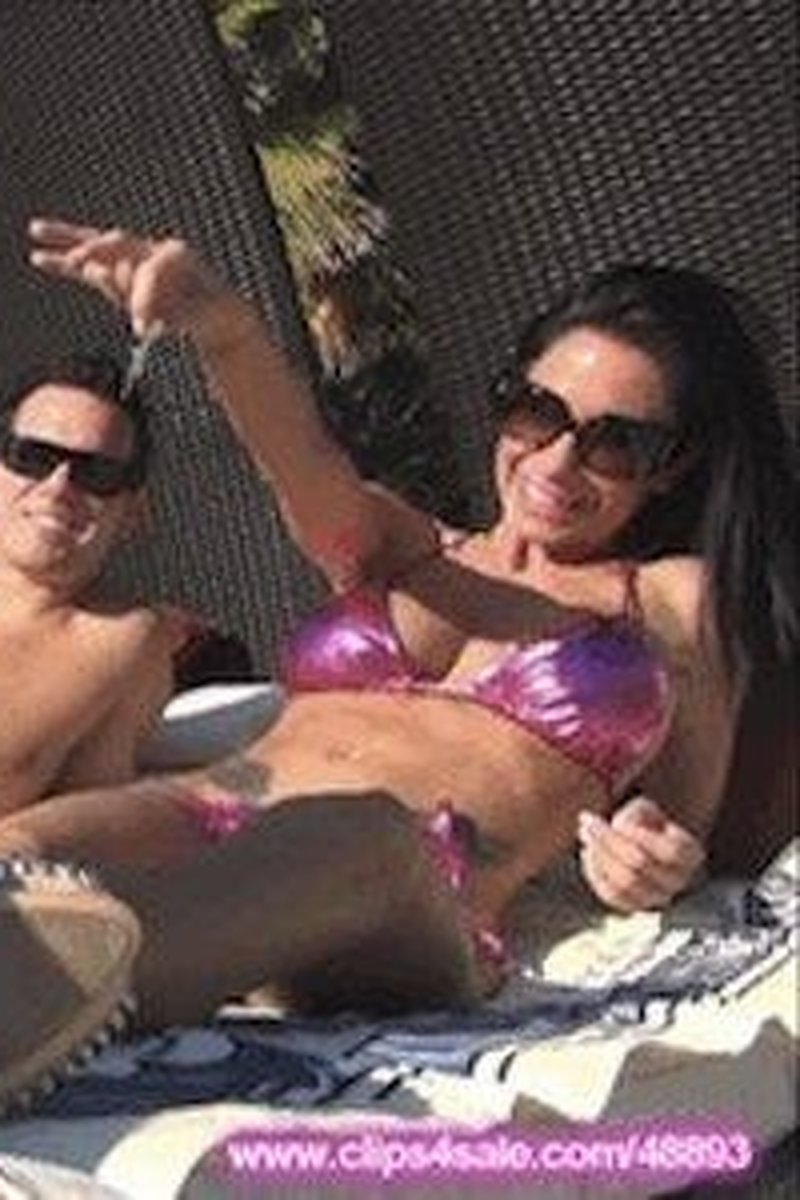 Poolside Cuck (HD) - Screenshot 1 of 4 - Cuckolding