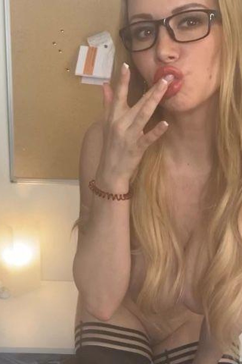 Finger Fun - Screenshot 1 of 4 - Big Tits