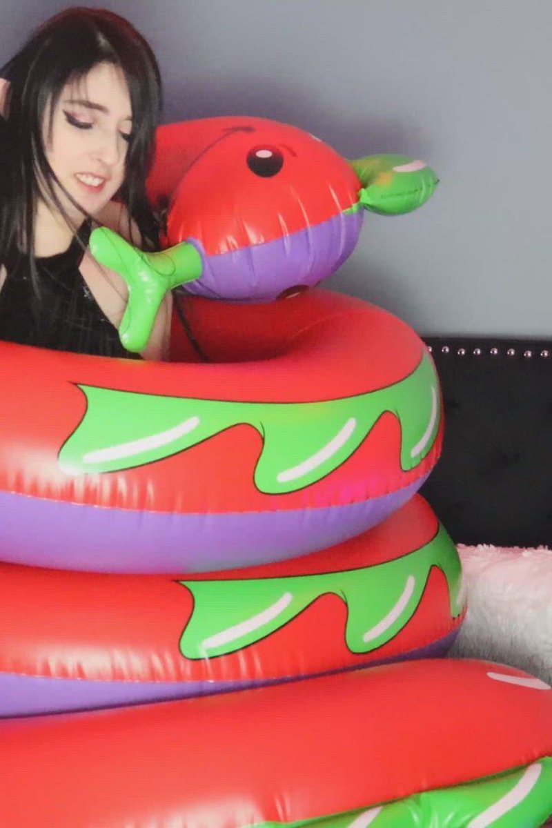 Elf Serpent Inflatable Custom - Screenshot 1 of 4 - Inflatables Non Pop