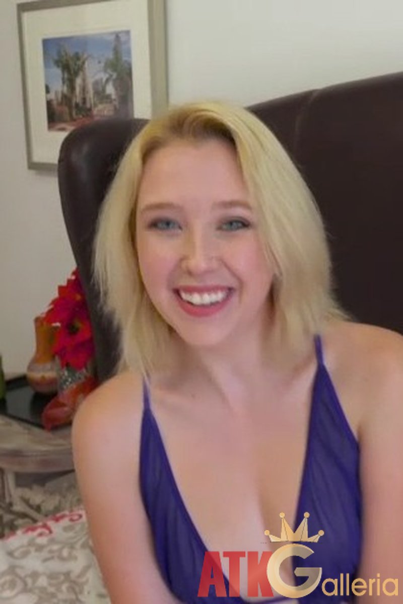 Samantha Rone - Interview - Screenshot 1 of 4 - Blond Hair