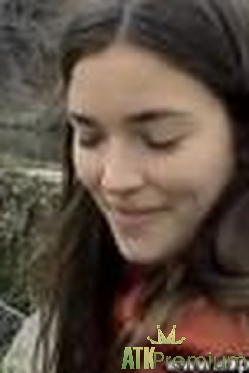 Josie - Interview - Screenshot 1 of 4 - Josie Jos015