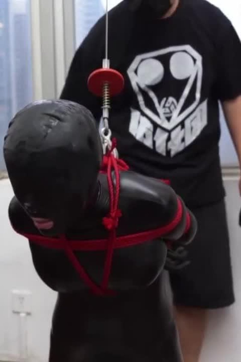 Breath-Control Hell - Screenshot 1 of 4 - Asphyxiation