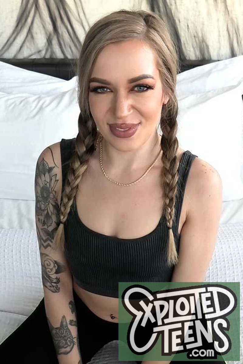 Rory - Screenshot 1 of 4 - Creampie