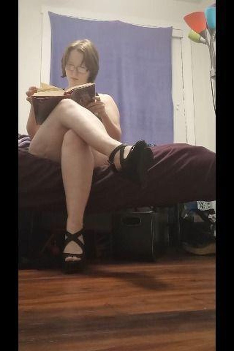 For Foot Slave - Screenshot 1 of 4 - Foot Fetish