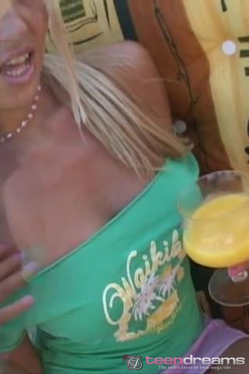 Annette - Screenshot 1 of 4 - Teen (18-22)