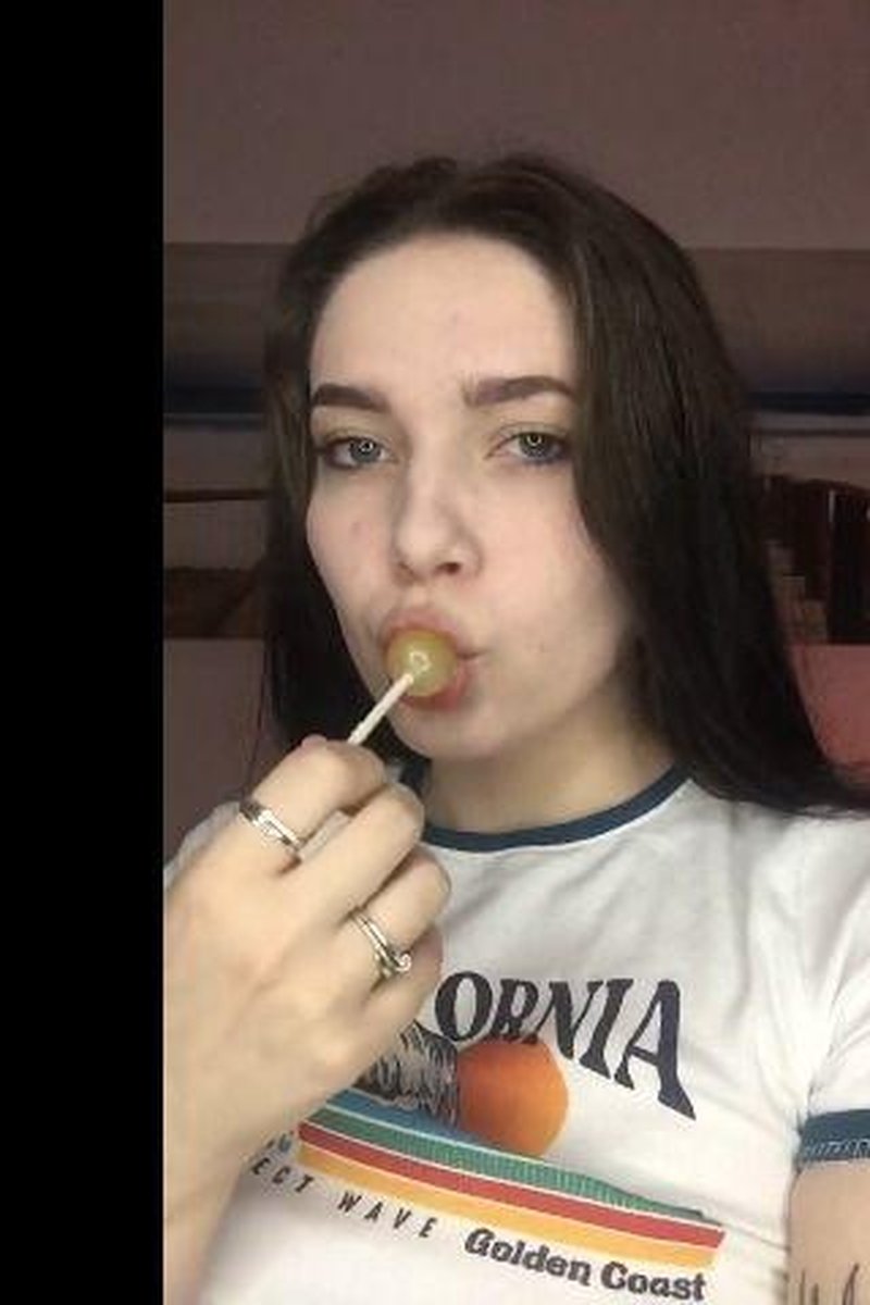 Sweet Candy - Screenshot 1 of 4 - Blowjob