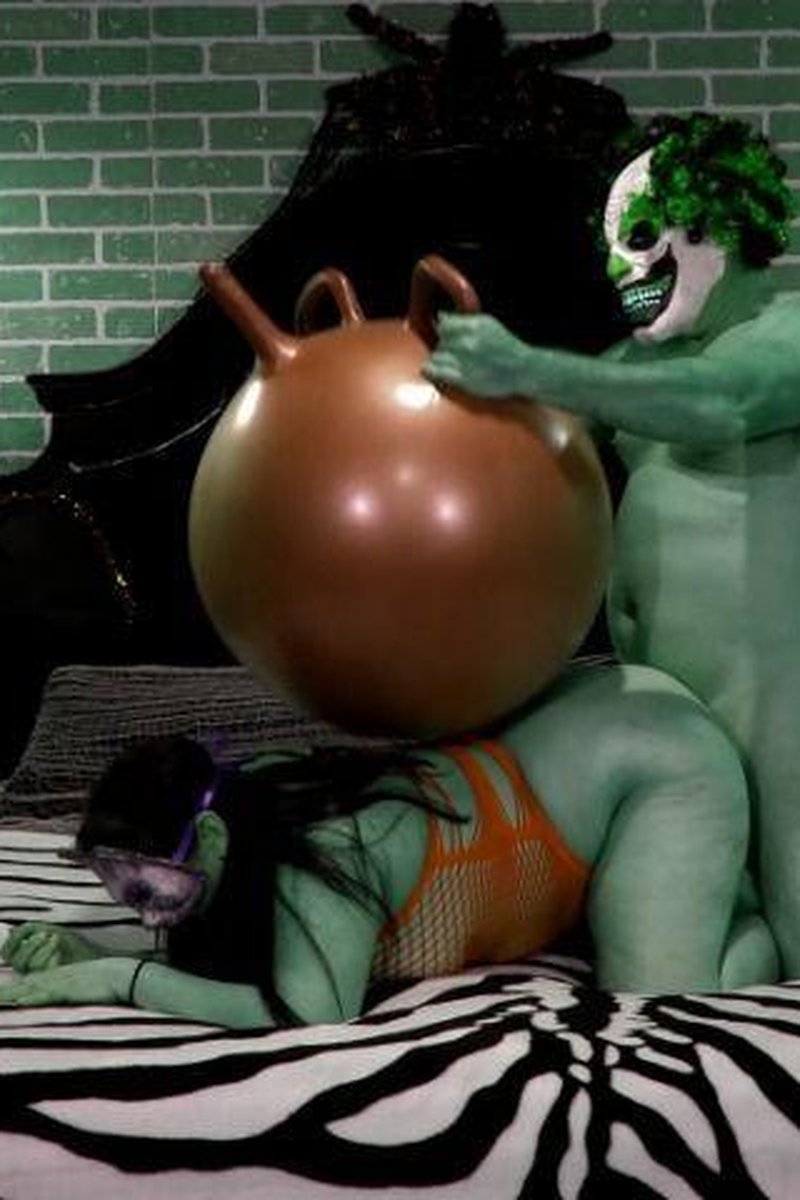 Spooky Cocks - Screenshot 1 of 4 - BBW