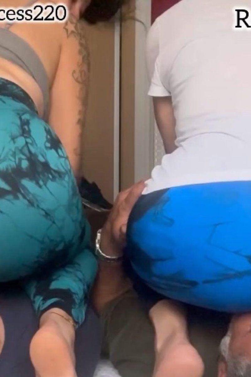 Double Facesitting - Screenshot 1 of 4 - Ass Fetish