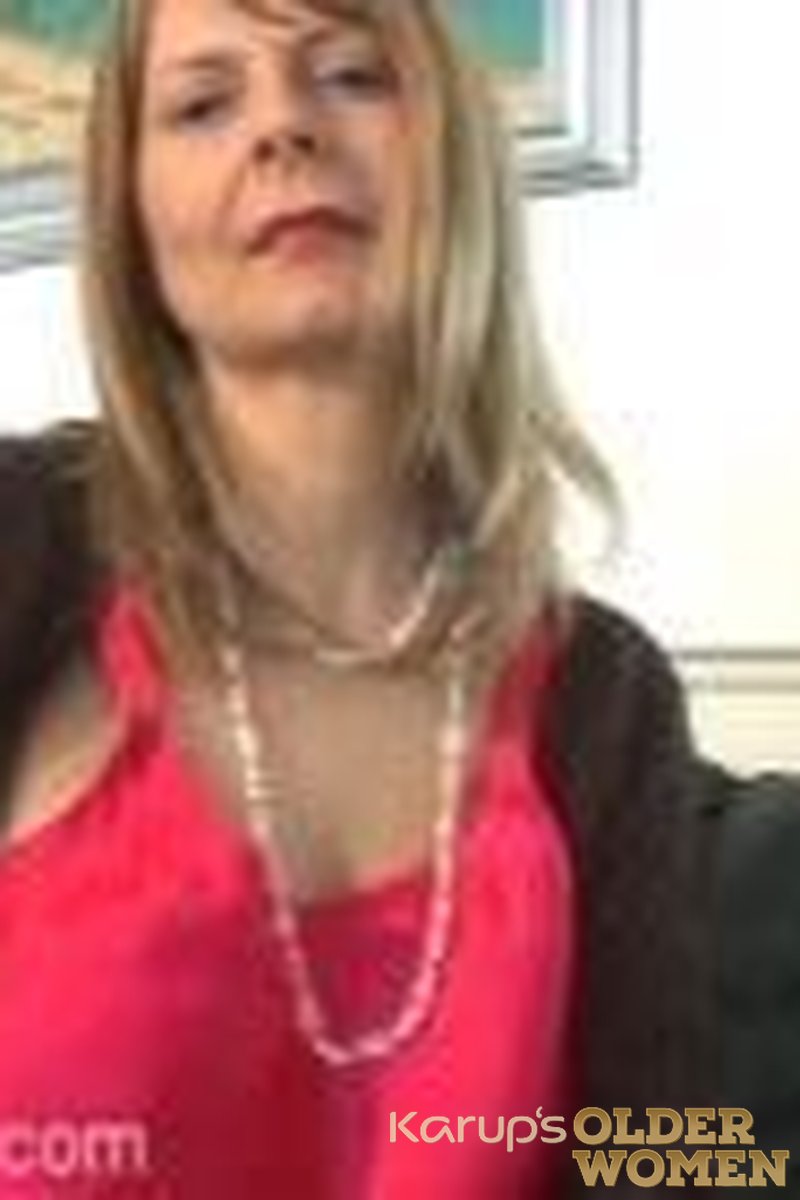 Sandy - Screenshot 1 of 4 - Sandy Jones