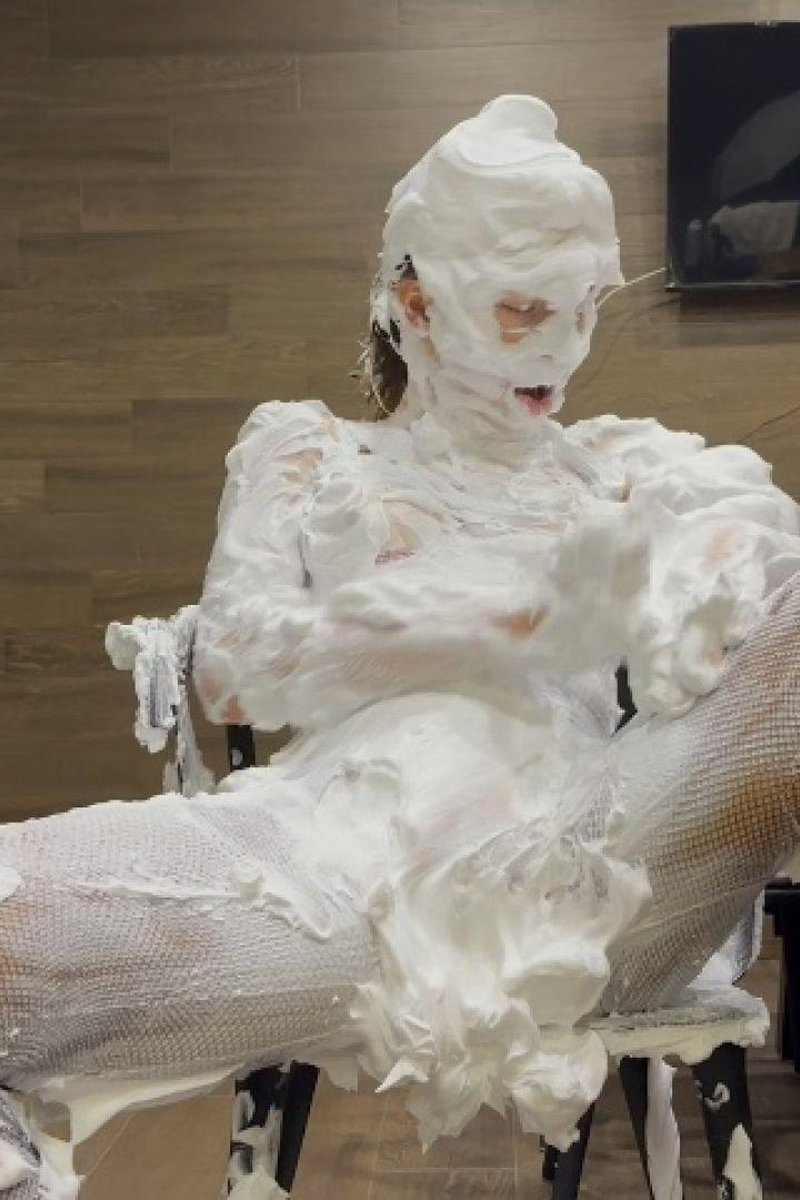 Sit On Shaving Foam And Masturbation In It - Screenshot 1 of 4 - Blowjob