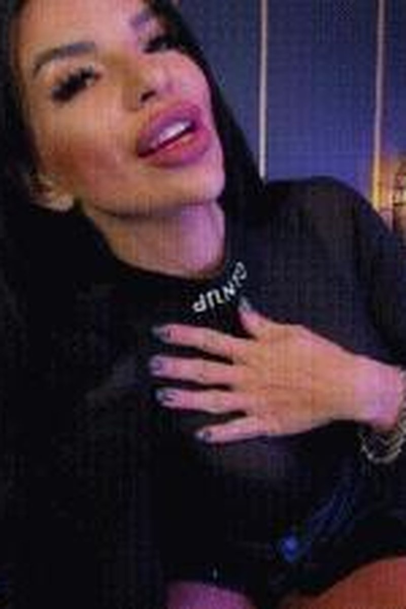 Short Teasing - Screenshot 1 of 4 - Babes