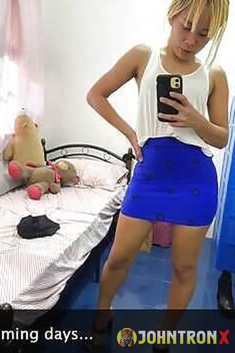 Mia Selfies - Screenshot 1 of 4