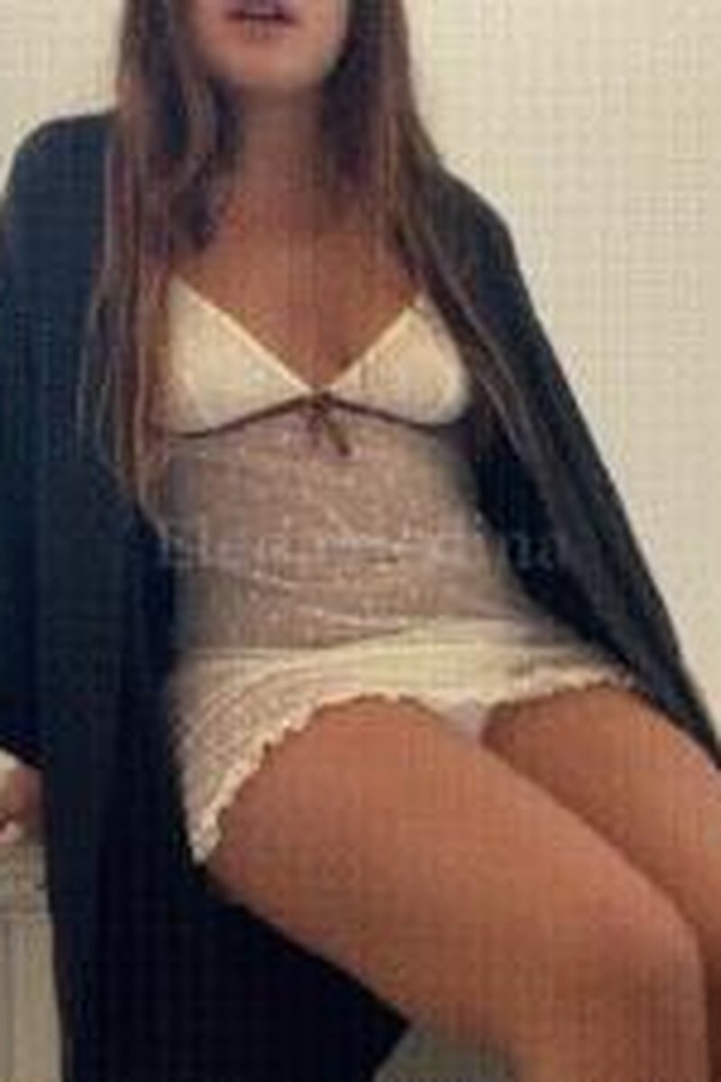 Dangerous Secrets - Screenshot 1 of 4 - 21 Year-old