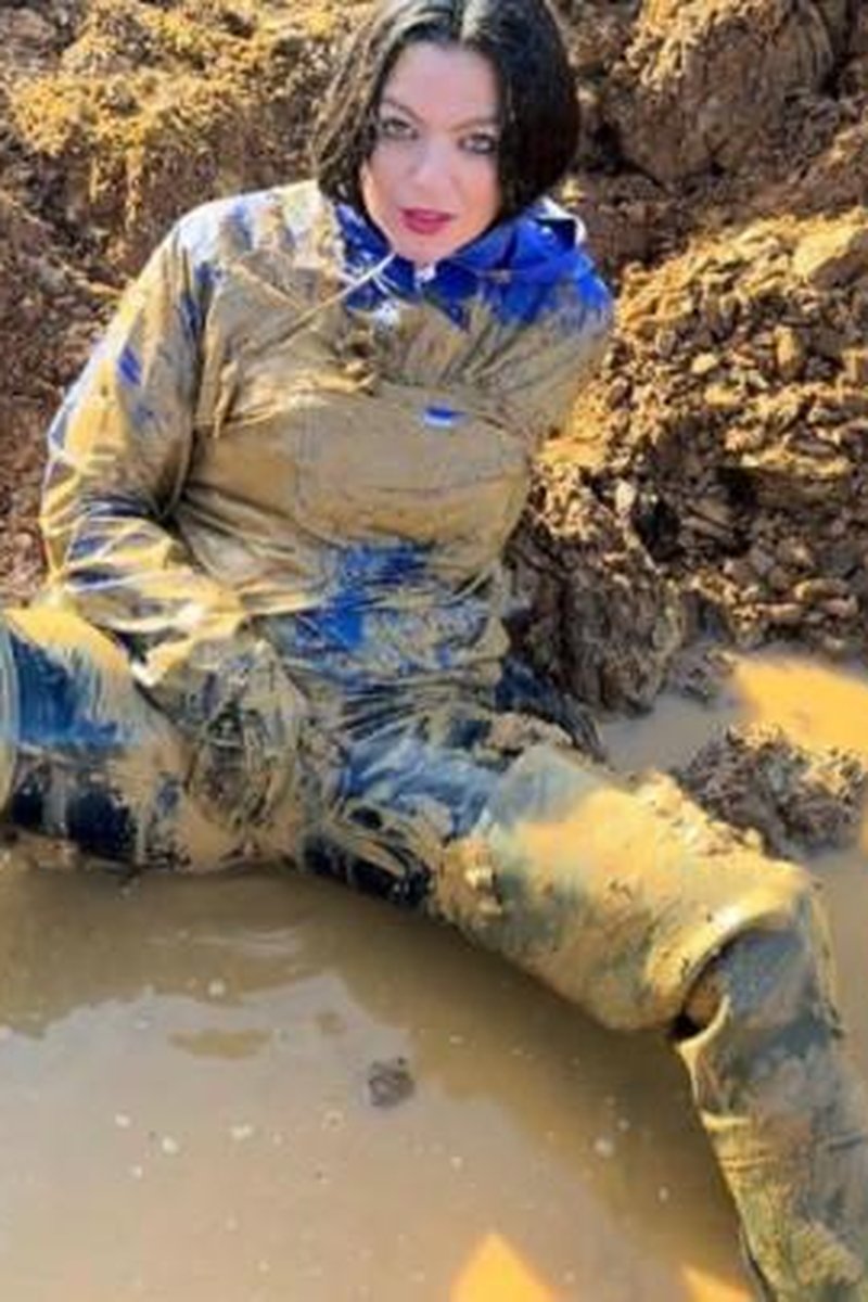 Rain Jacket Wader Mud Splosh - Screenshot 1 of 4 - Blowjob