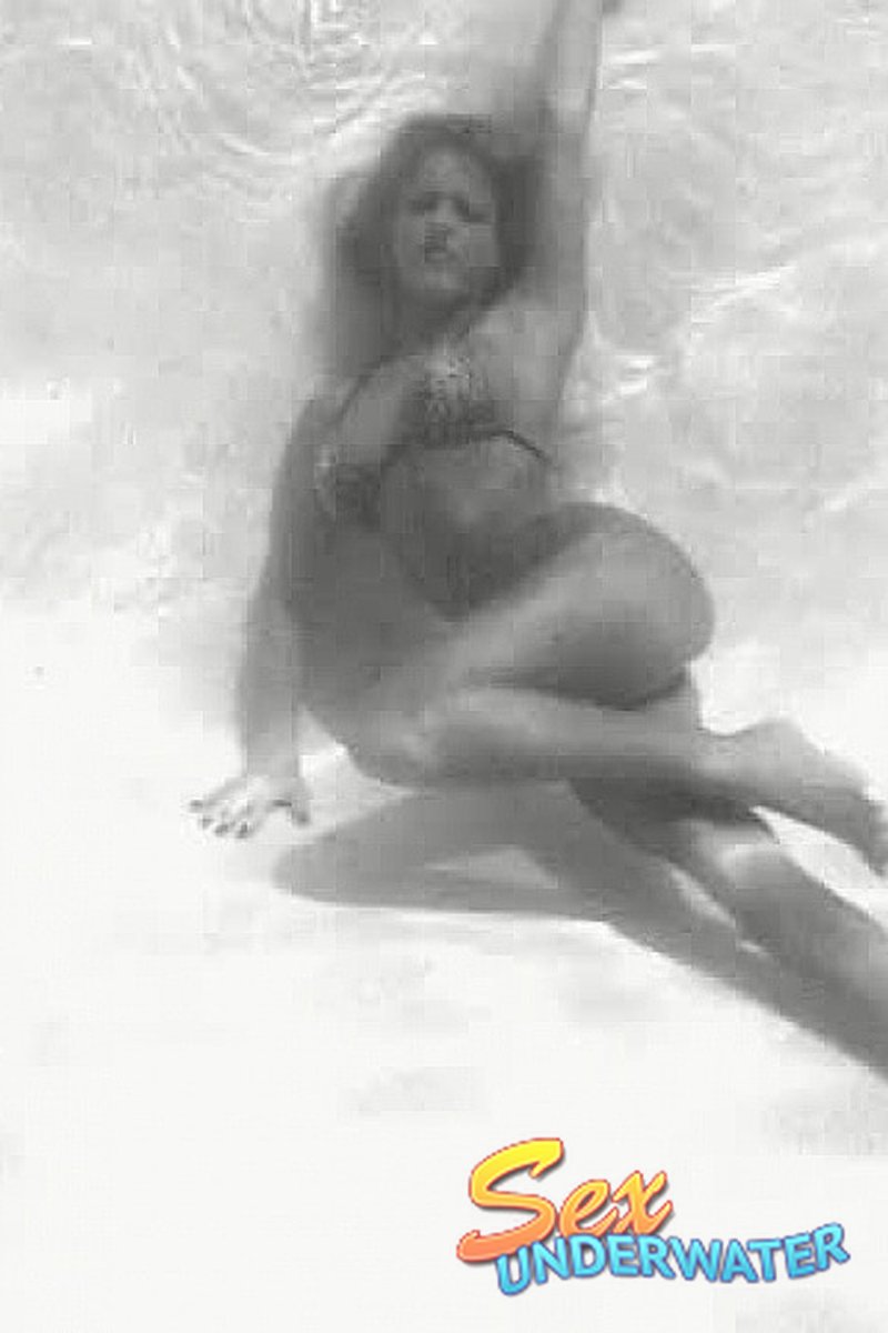 Robyn - Screenshot 1 of 4 - Water