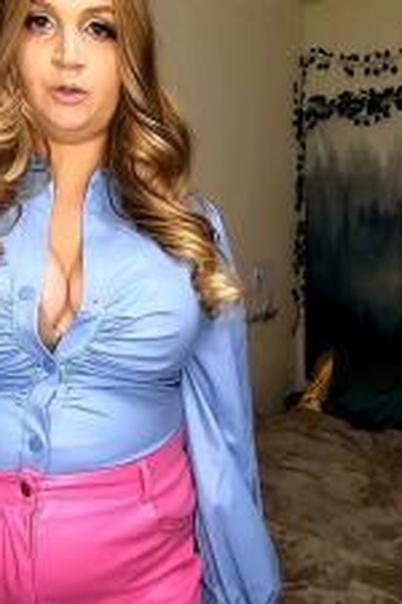 Ex Expansion: Weight Gain Humiliation - Screenshot 1 of 4 - Blonde Hair (Female)