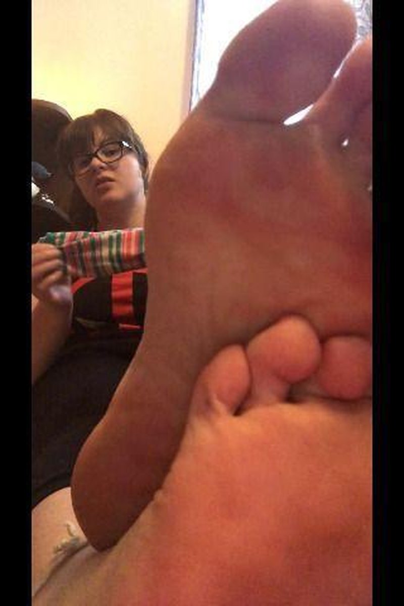 Slave Training - Screenshot 1 of 4 - Body Worship