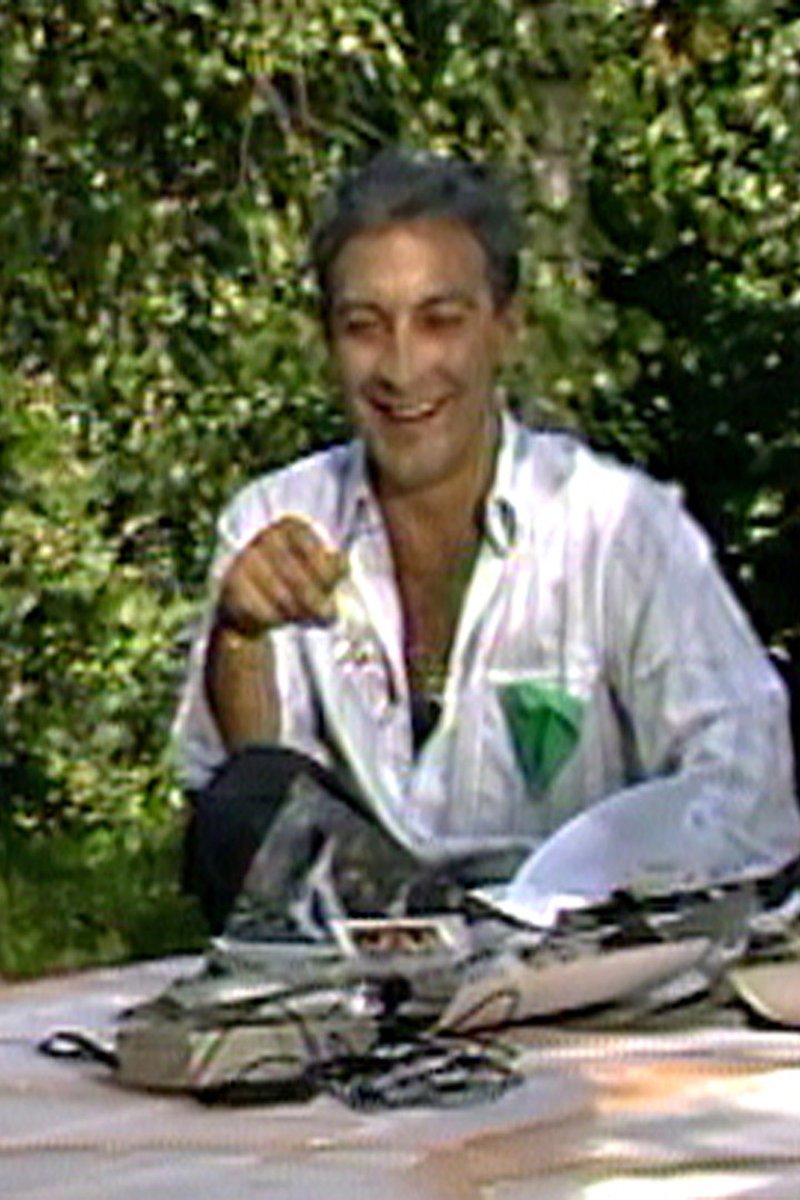 Robertos Secret - Screenshot 1 of 4 - Anal