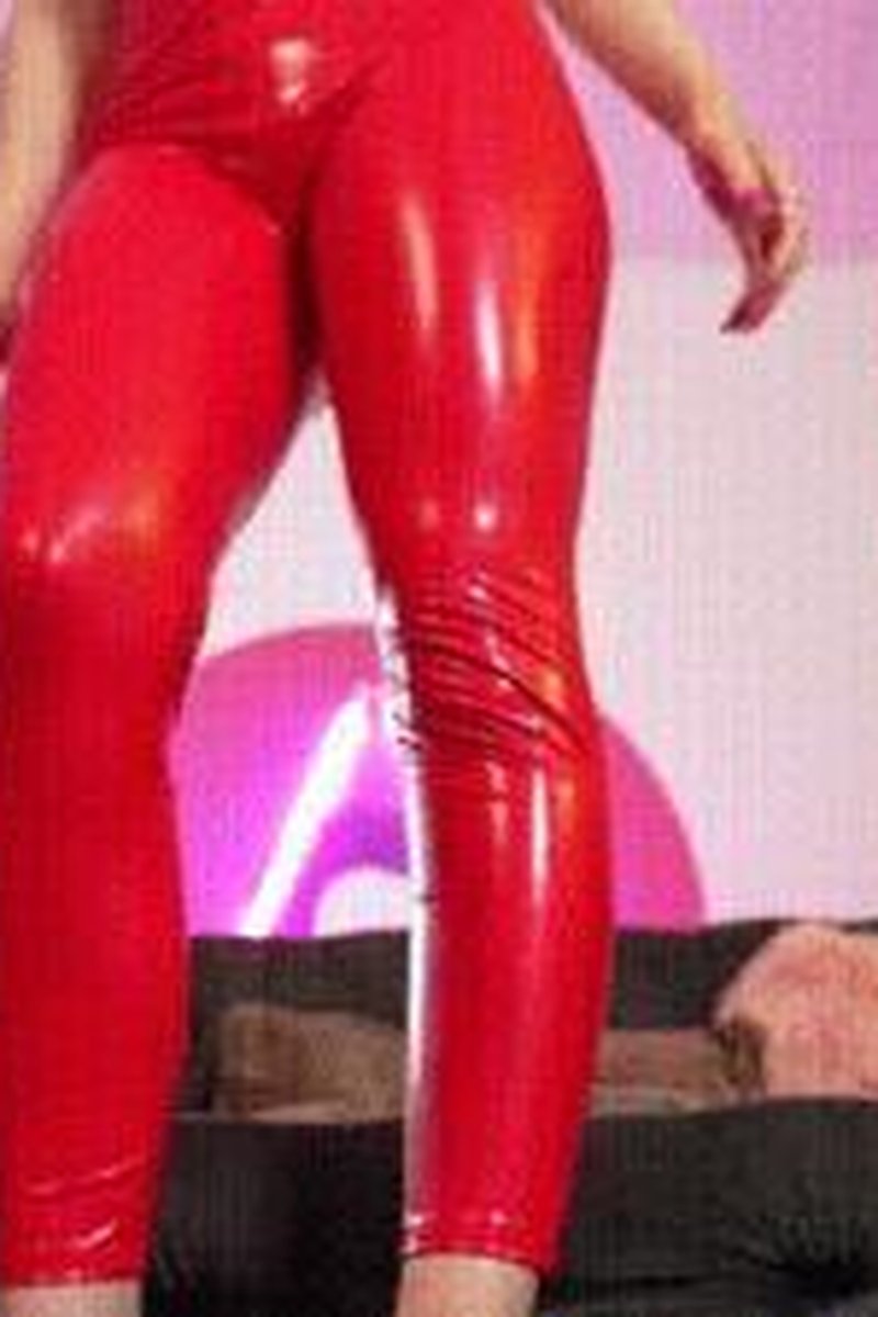 Giantess Amber - Screenshot 1 of 4 - Domination