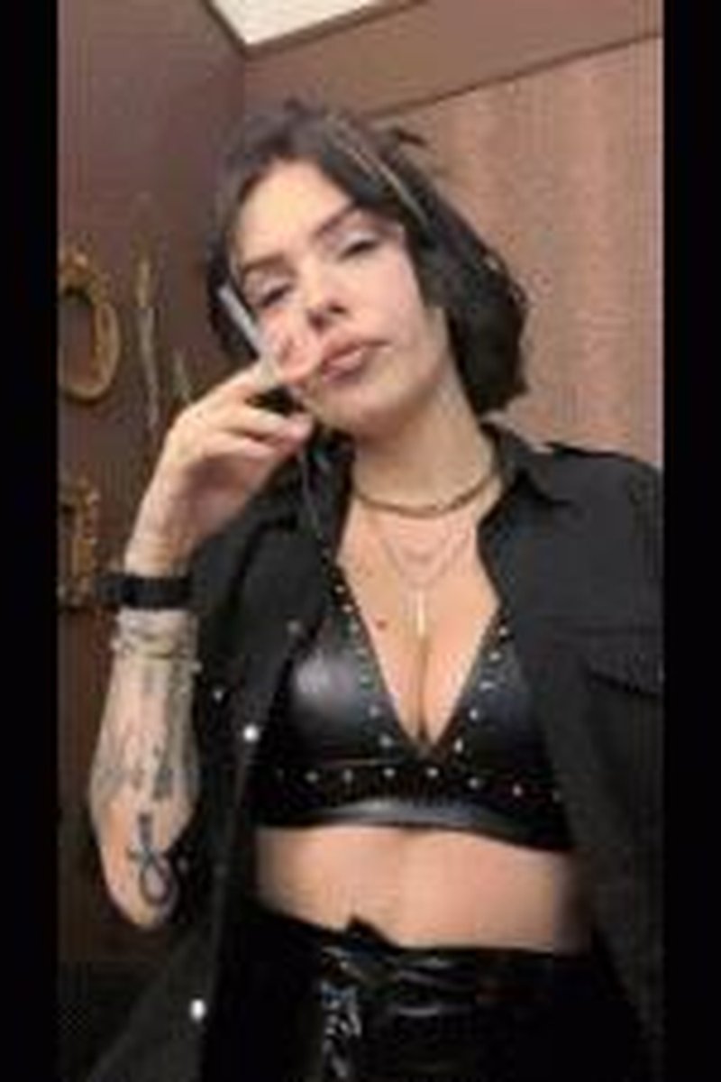 Seductive Smoking - Screenshot 1 of 4 - Big Tits