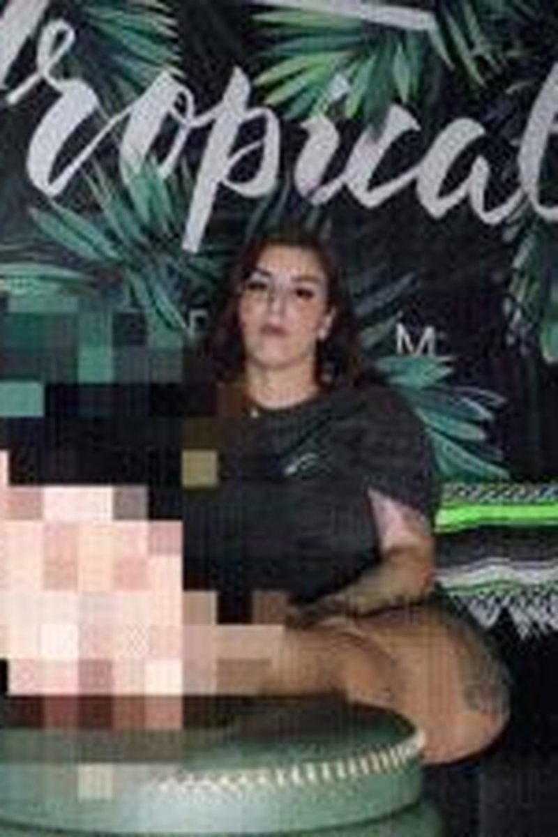 Desperate For Pixels - Screenshot 1 of 4 - Femdom